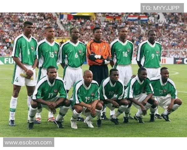 足球球星们早恋背后的故事与影响揭秘